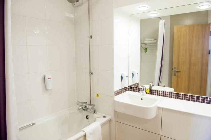Premier Inn Huntingdon Bagian luar foto